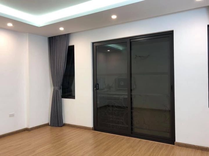 Bán nhà kinh doanh phố Vương Thừa Vũ 49m2 5 tầng giá 6.3 tỷ ô tô vào nhà